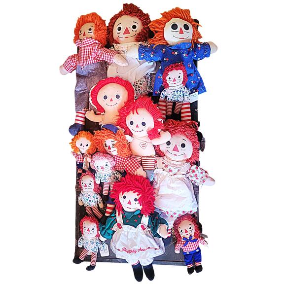 14 Vintage Raggedy Ann & Andy Dolls Plus 2 Books About Them Box Lot - Picture 1 of 15